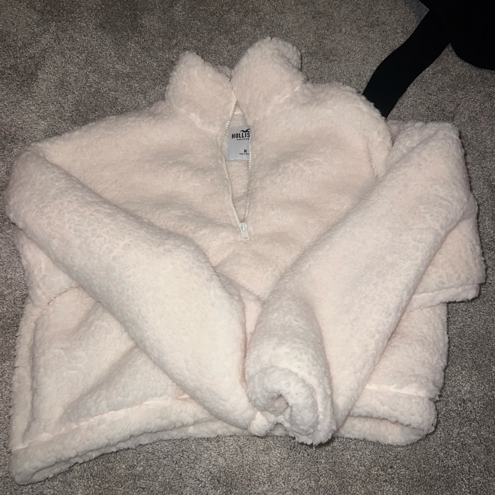 Fuzzy Hollister brand new crop jacket